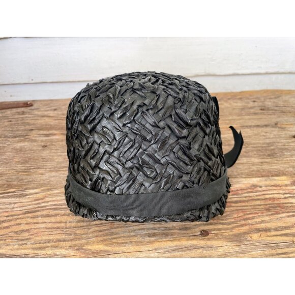 Vintage 1960s Black Raffia Straw Raffia Cloche' Womens Hat MOD - Picture 6 of 13